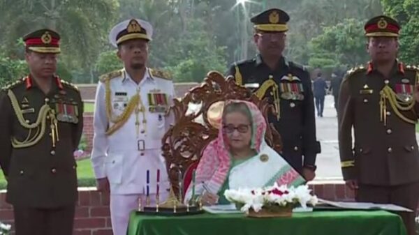 স্বাধীনতা দিবসে দেশকে ‘সোনার বাংলা’ গড়ে তোলার প্রতিজ্ঞা প্রধানমন্ত্রীর
