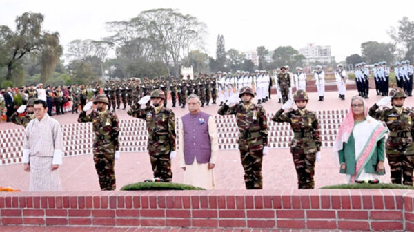 স্বাধীনতা দিবসে স্মৃতিসৌধে রাষ্ট্রপতি-প্রধানমন্ত্রীর শ্রদ্ধা