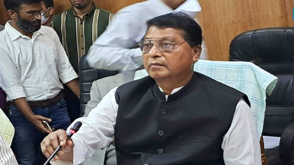 সরকারি ছুটির চেয়ে শ্রমিকদের ছুটি কম দেওয়া যাবে না