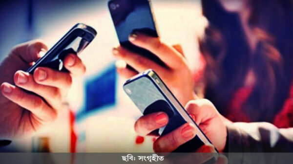 ৫ মাসে মোবাইল ইন্টারনেট গ্রাহক কমেছে ৩৫ লাখ