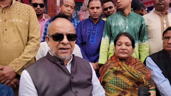 টিকিট কালোবাজারি বন্ধে জিরো টলারেন্স: রেলমন্ত্রী