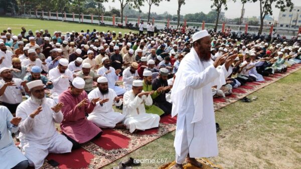 পাবনায় বৃষ্টির জন্য ইসতিসকার নামাজ আদায়