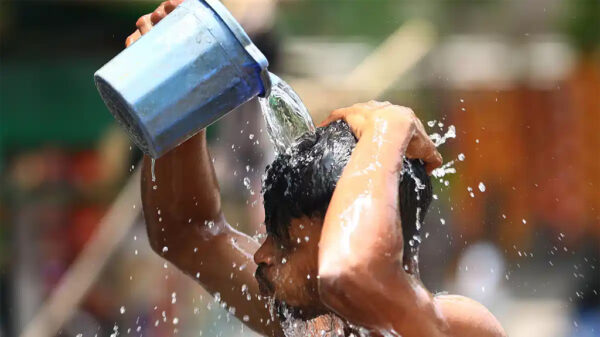 তীব্র তাপপ্রবাহ আরও কয়েকদিন চলবে