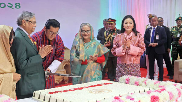বাংলাদেশ শুধু নেয় না, দেয়ও